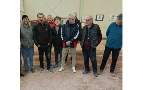 Une belle équipe pour la journée boulodrome net